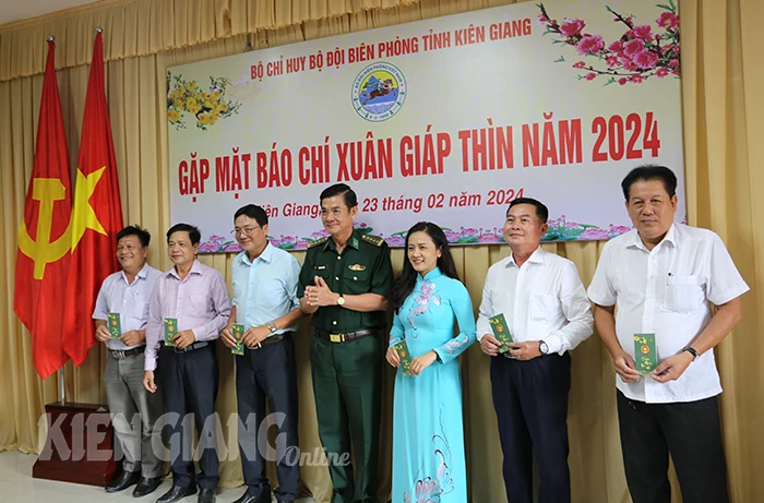 Bộ đội Biên phòng Kiên Giang gặp mặt báo chí 